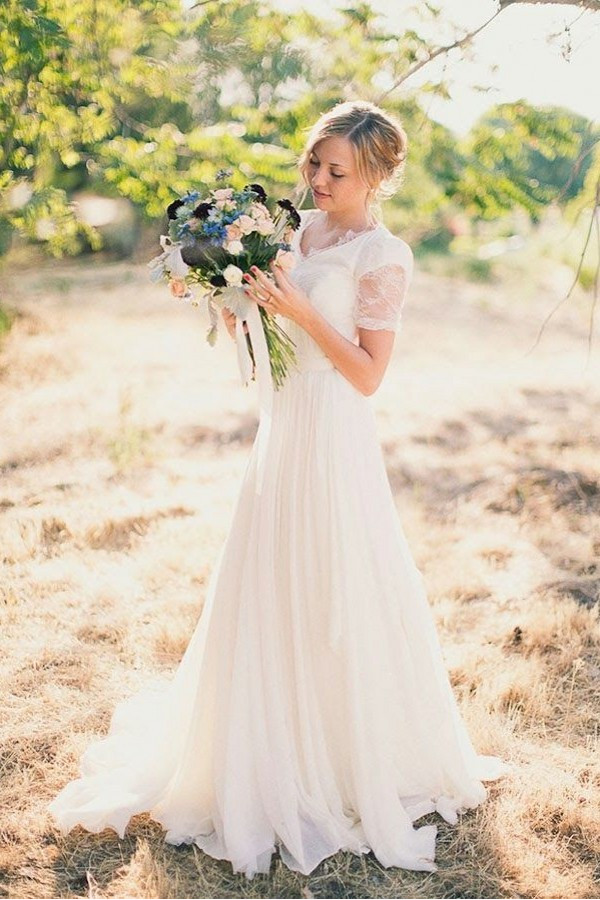 Elegante Strand Brautkleider Weiß Mit Ärmel Spitze Tüll Hochzeitskleider Mit Schleppe